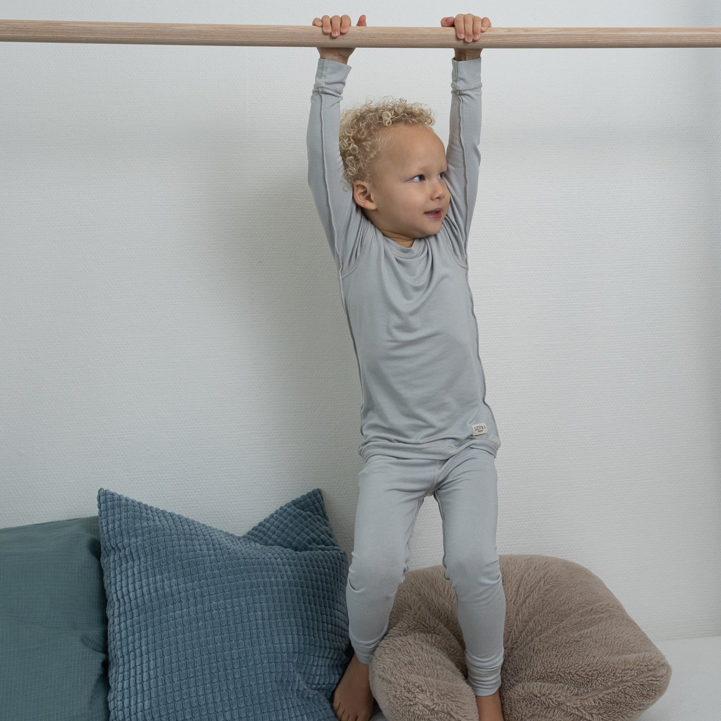 Boy In Set Of SOOTHLA Long-sleeved Children's Top And Legging